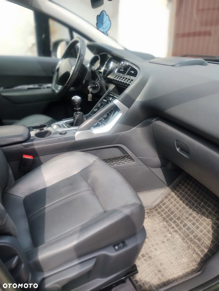 Peugeot 3008 HDi 115 Active - 12