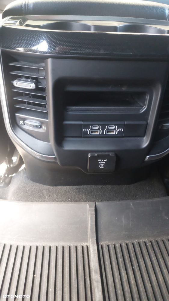 RAM 1500 5.7 Crew Cab Laramie - 16
