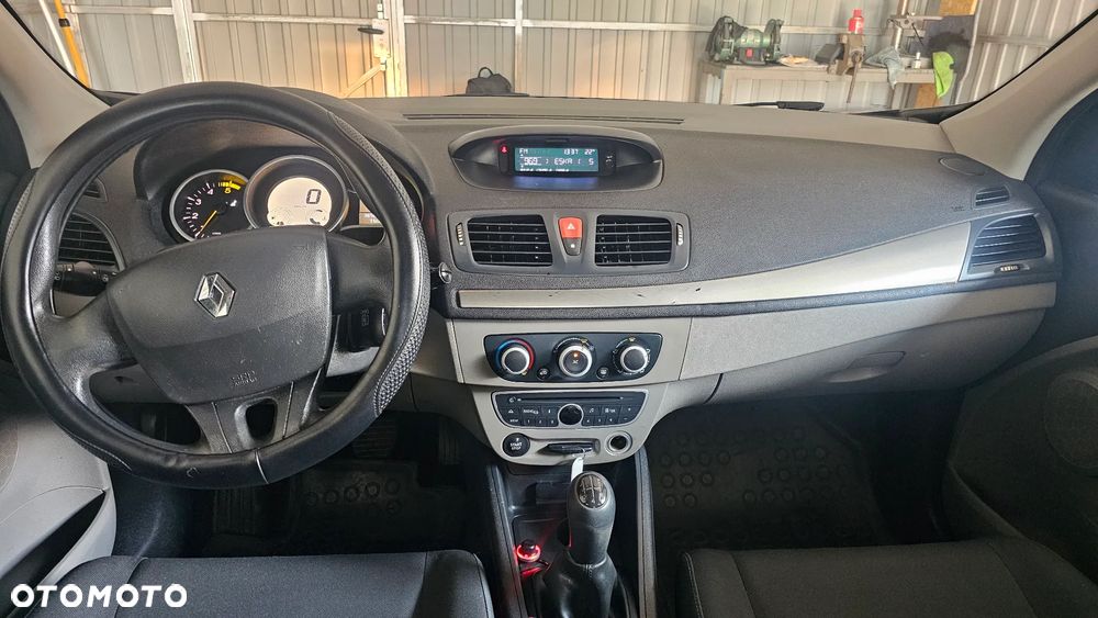 Renault Megane 1.5 dCi Authentique - 10
