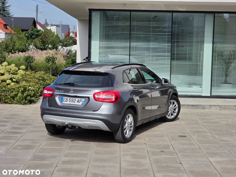 Mercedes-Benz GLA 200 d Activity Edition - 4