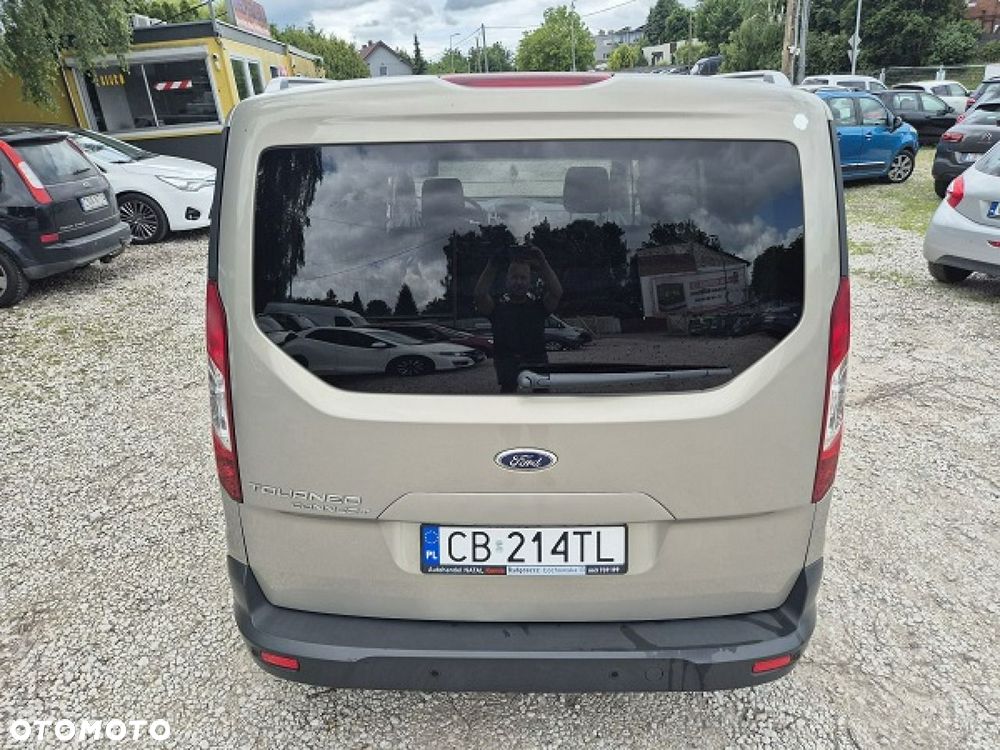 Ford Tourneo Connect Grand - 16