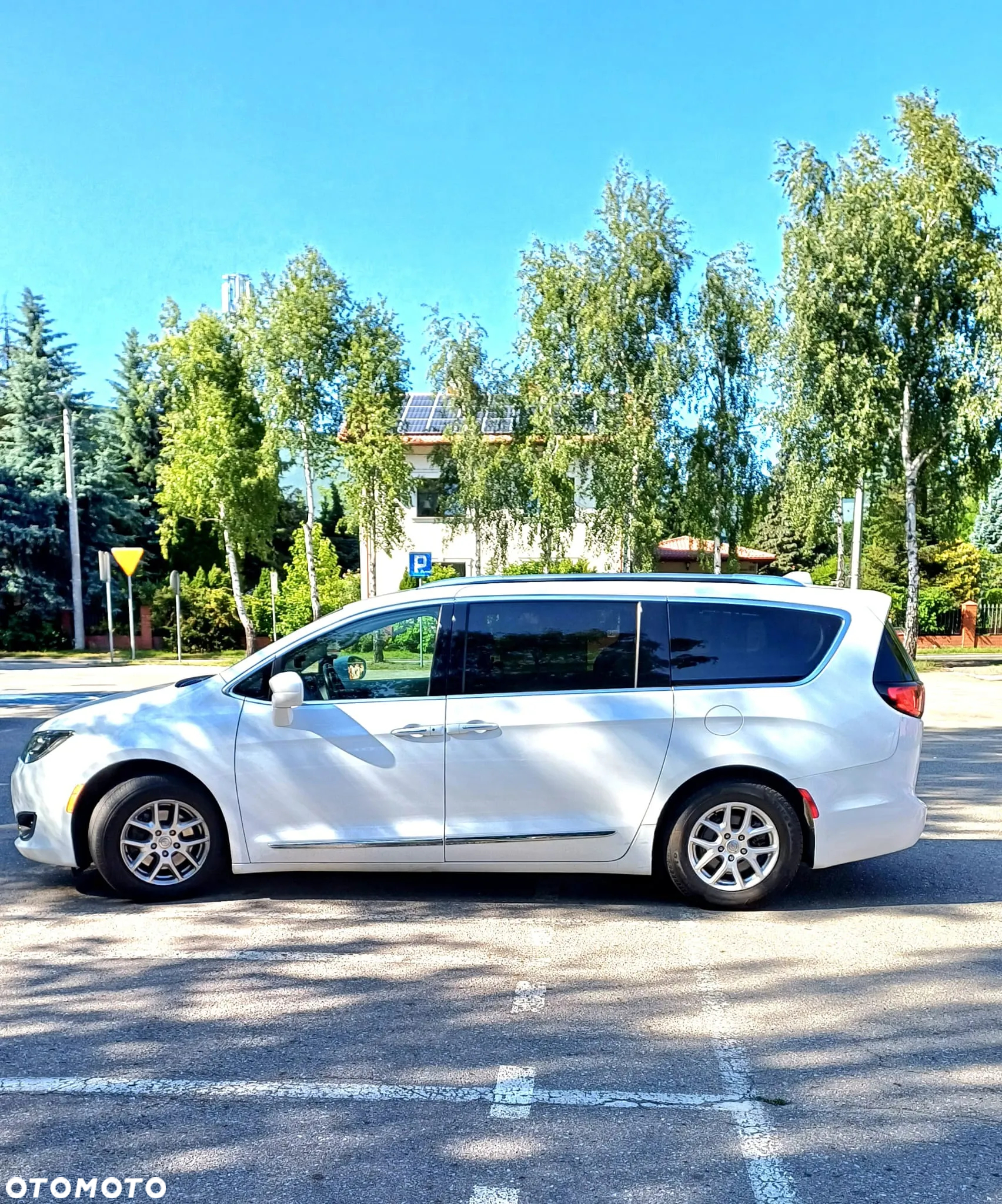 Chrysler Pacifica - 4