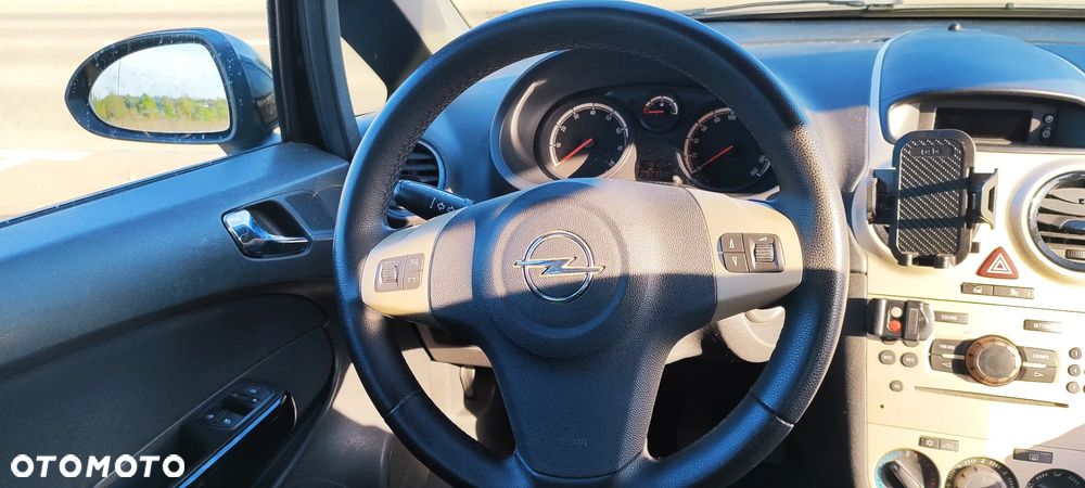 Opel Corsa 1.2 16V Cosmo - 12
