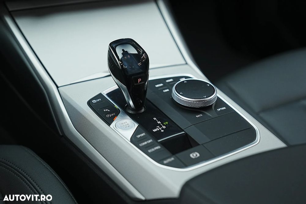 BMW Seria 3 320d Aut. Sport Line - 32