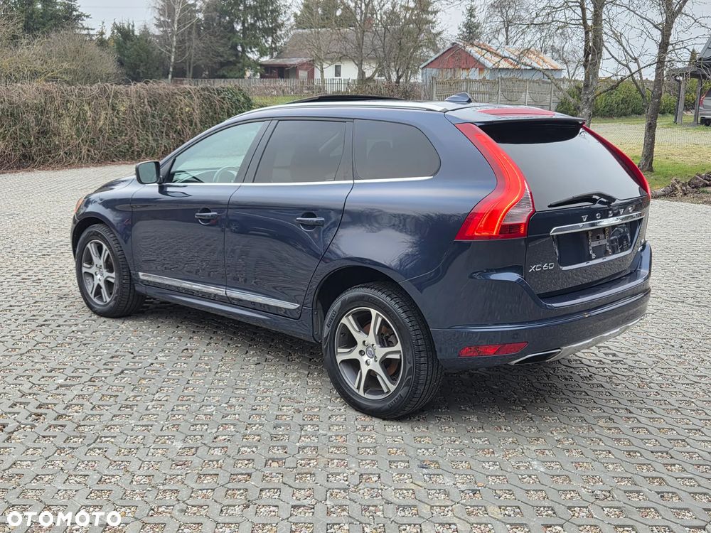 Volvo XC 60 T6 AWD Momentum - 4