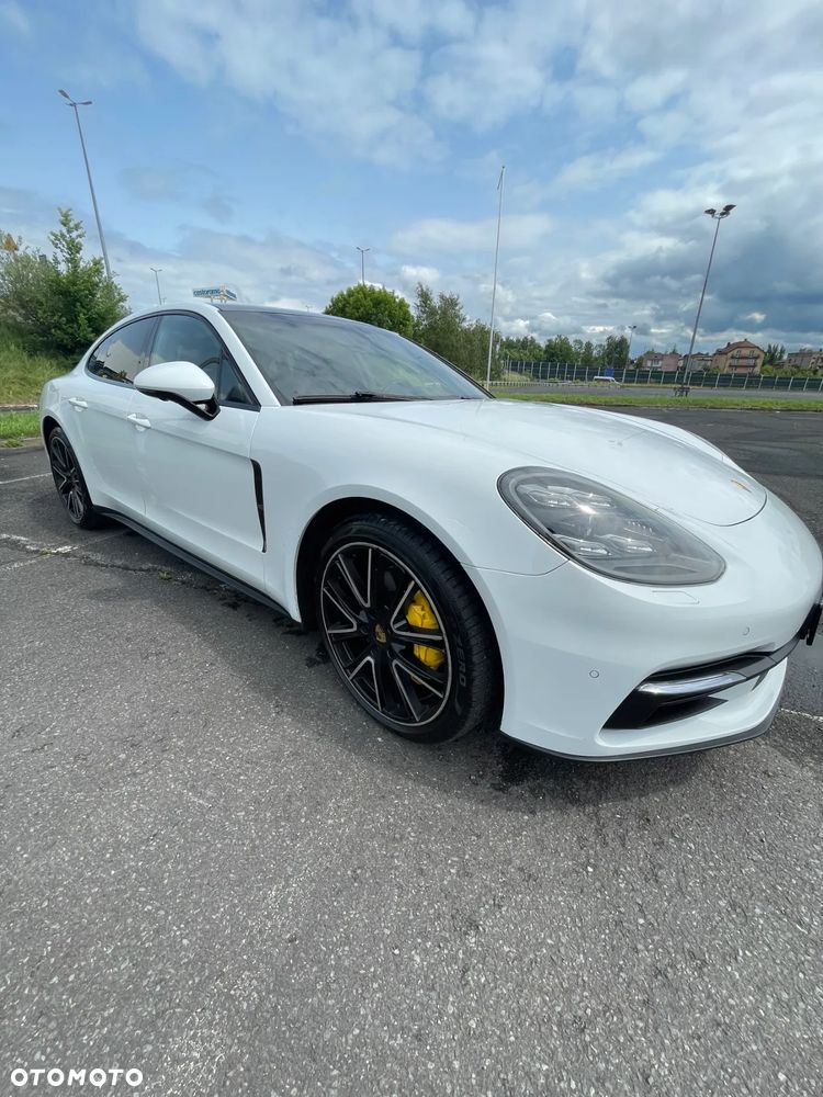 Porsche Panamera 4 - 3