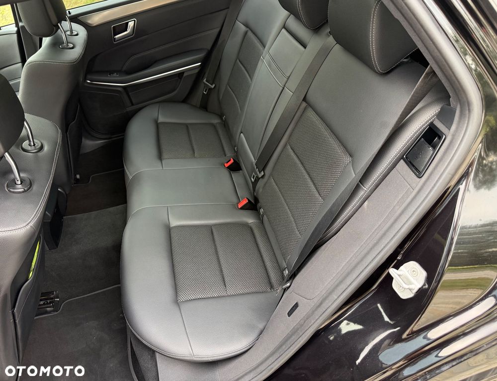 Mercedes-Benz Klasa E 250 7G-TRONIC Avantgarde - 26