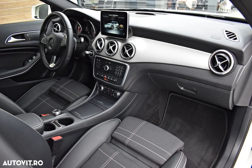 Mercedes-Benz GLA 200 7G-DCT Urban - 28