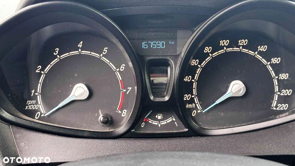 Ford transit courier - 11