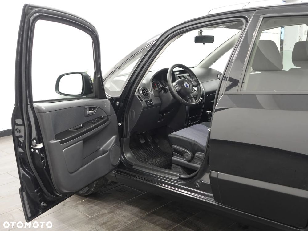 Fiat Sedici 1.9 Multijet 4x4 Dynamic - 17