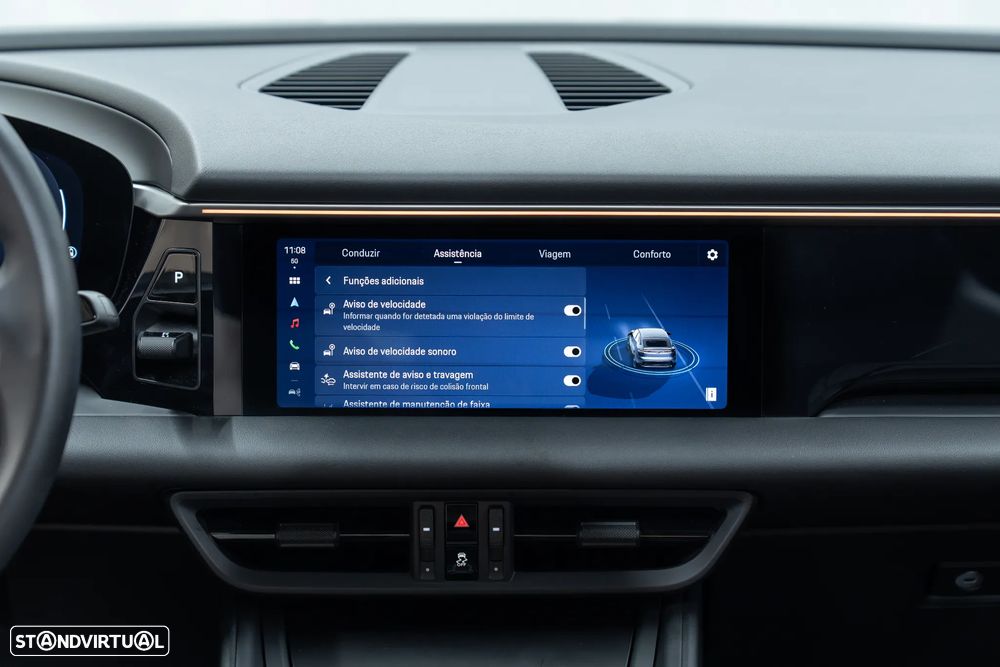 Porsche Macan Electric - 40