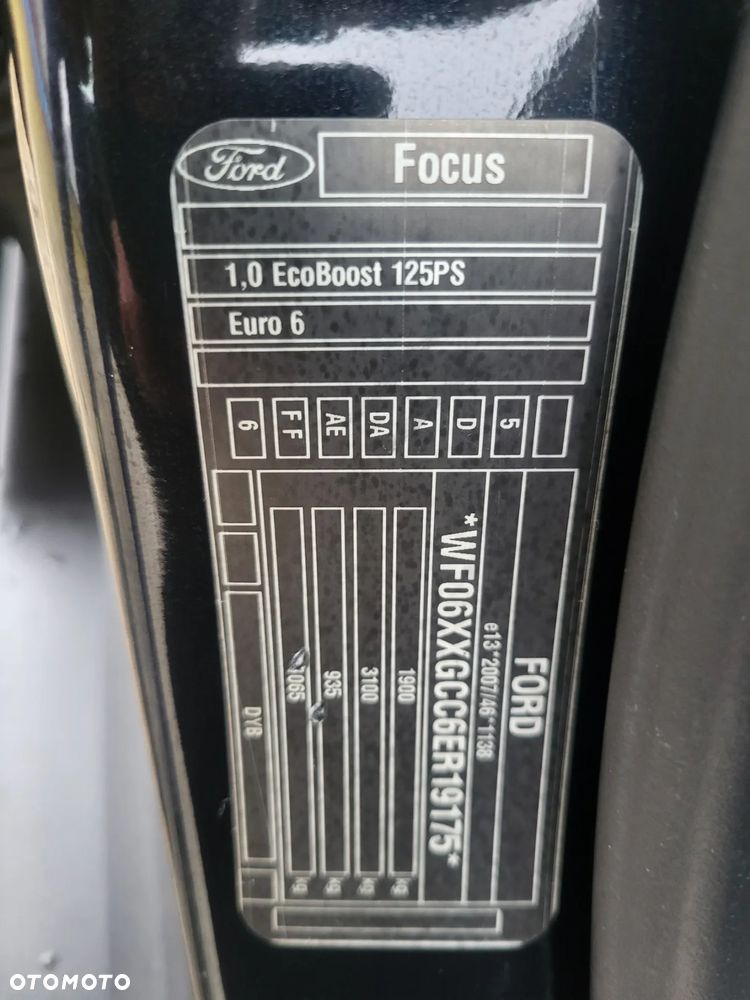 Ford Focus 1.0 EcoBoost Titanium - 33