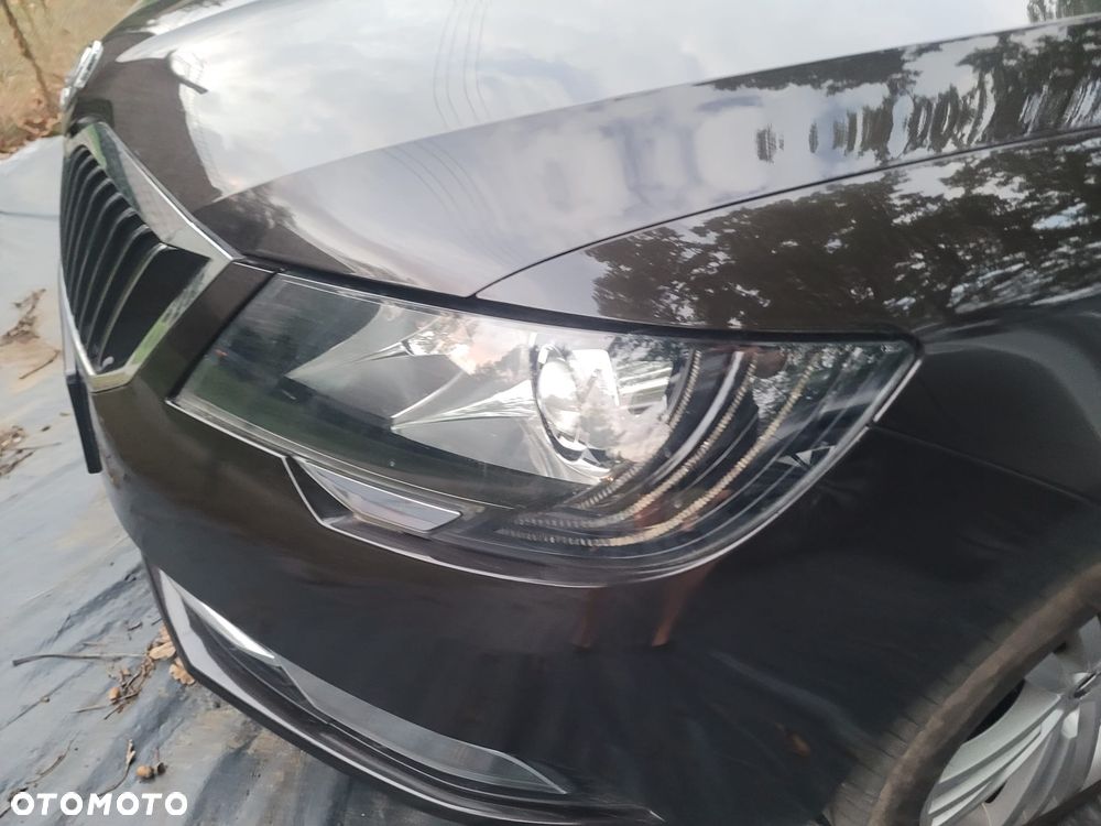 Skoda Superb 2.0 TDI DSG Elegance - 33