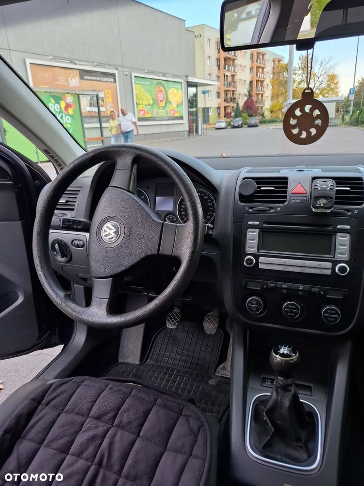 Volkswagen Golf - 6