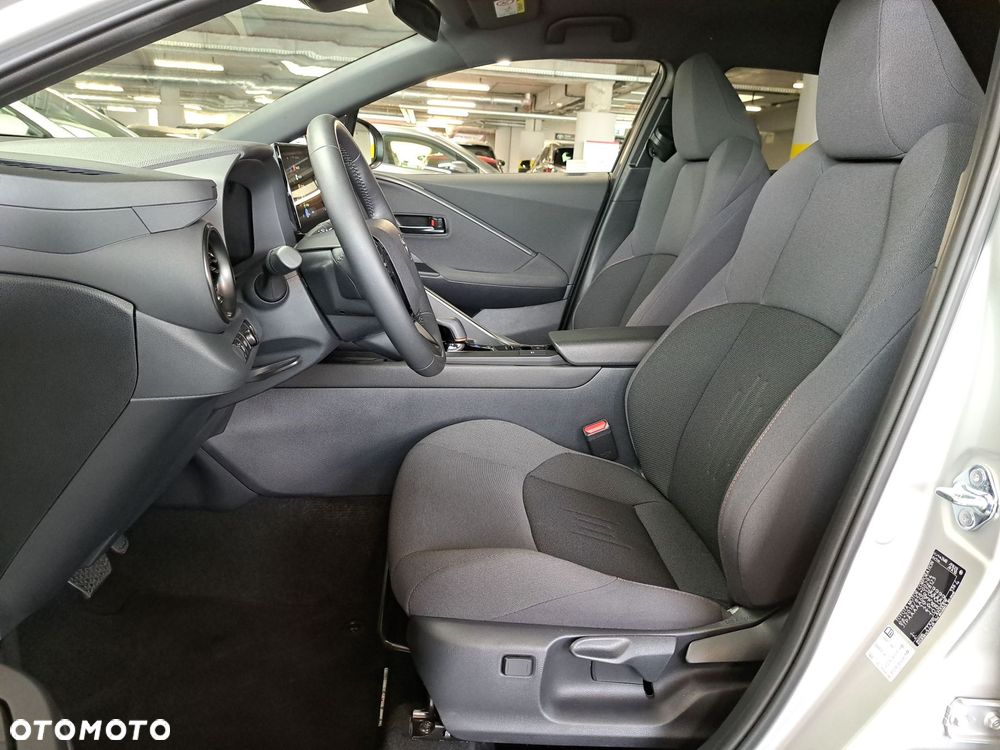 Toyota C-HR - 12