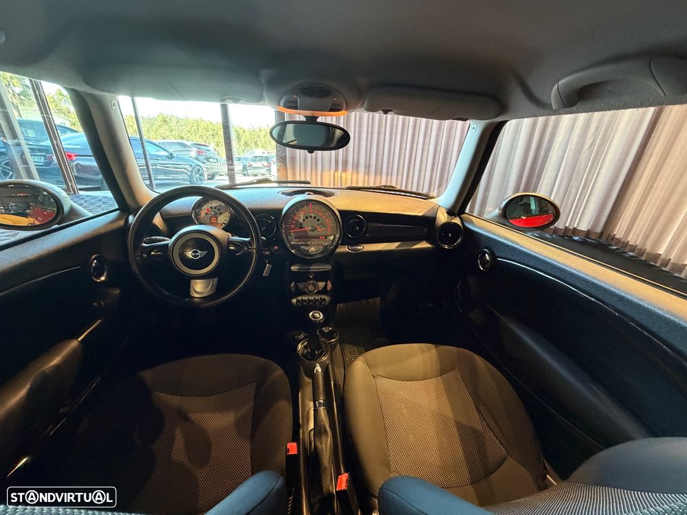 MINI 3 Portas Cooper D - 17