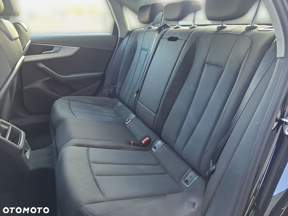 Audi A4 Limousine 35 TFSI mHEV Advanced S tronic - 28