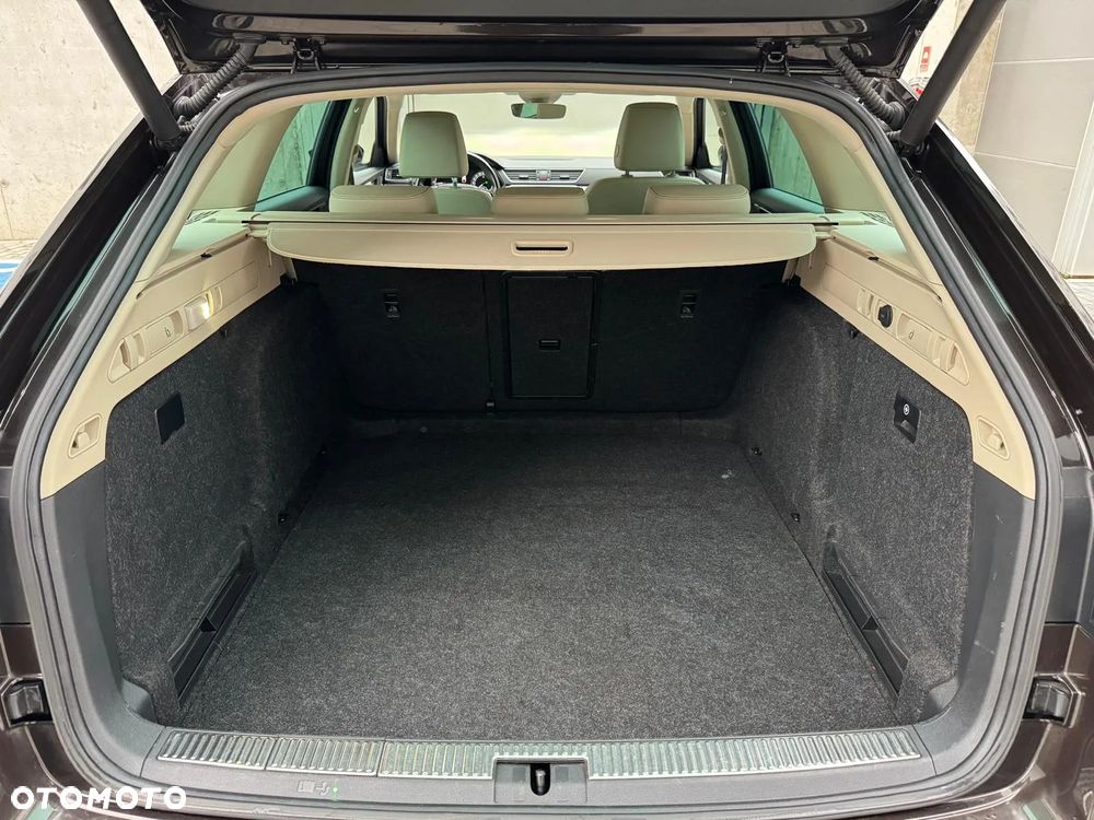 Skoda Superb 2.0 TDI 4x4 L&K DSG - 35