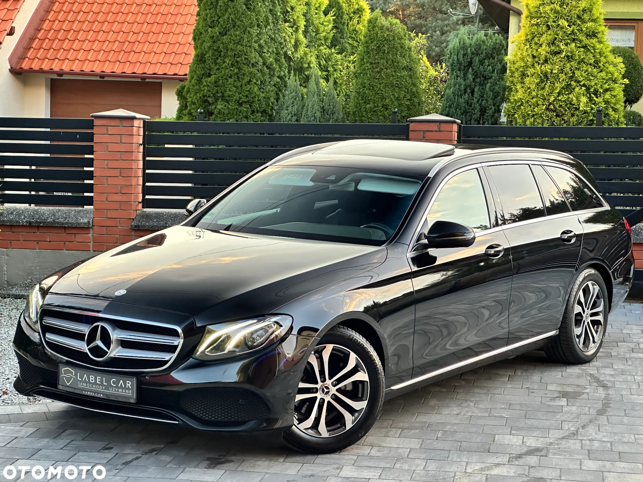Mercedes-Benz Klasa E 220 d T 9G-TRONIC Avantgarde - 12