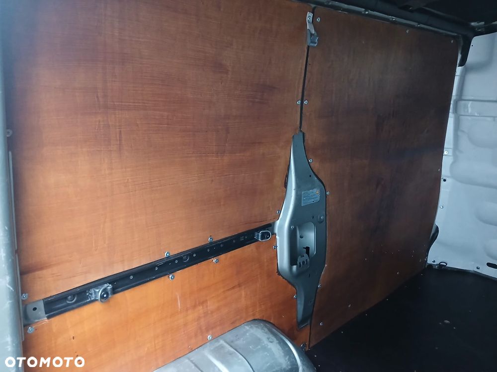 Renault TRAFIC - 26