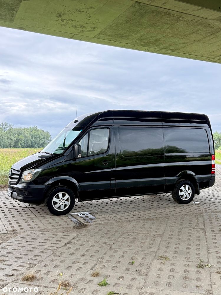 Mercedes-Benz Sprinter - 12