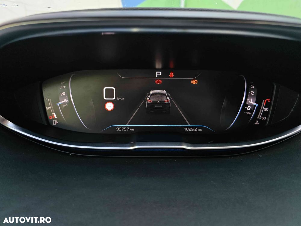 Peugeot 5008 - 8