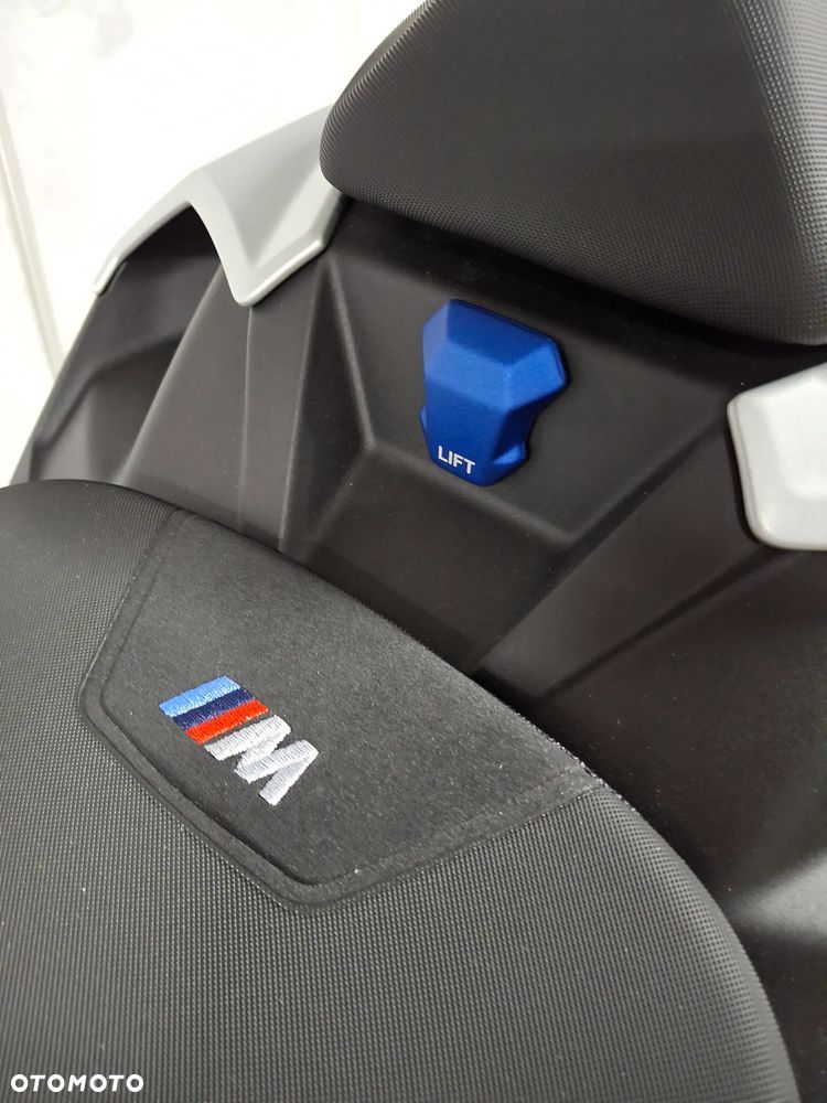 BMW S - 13