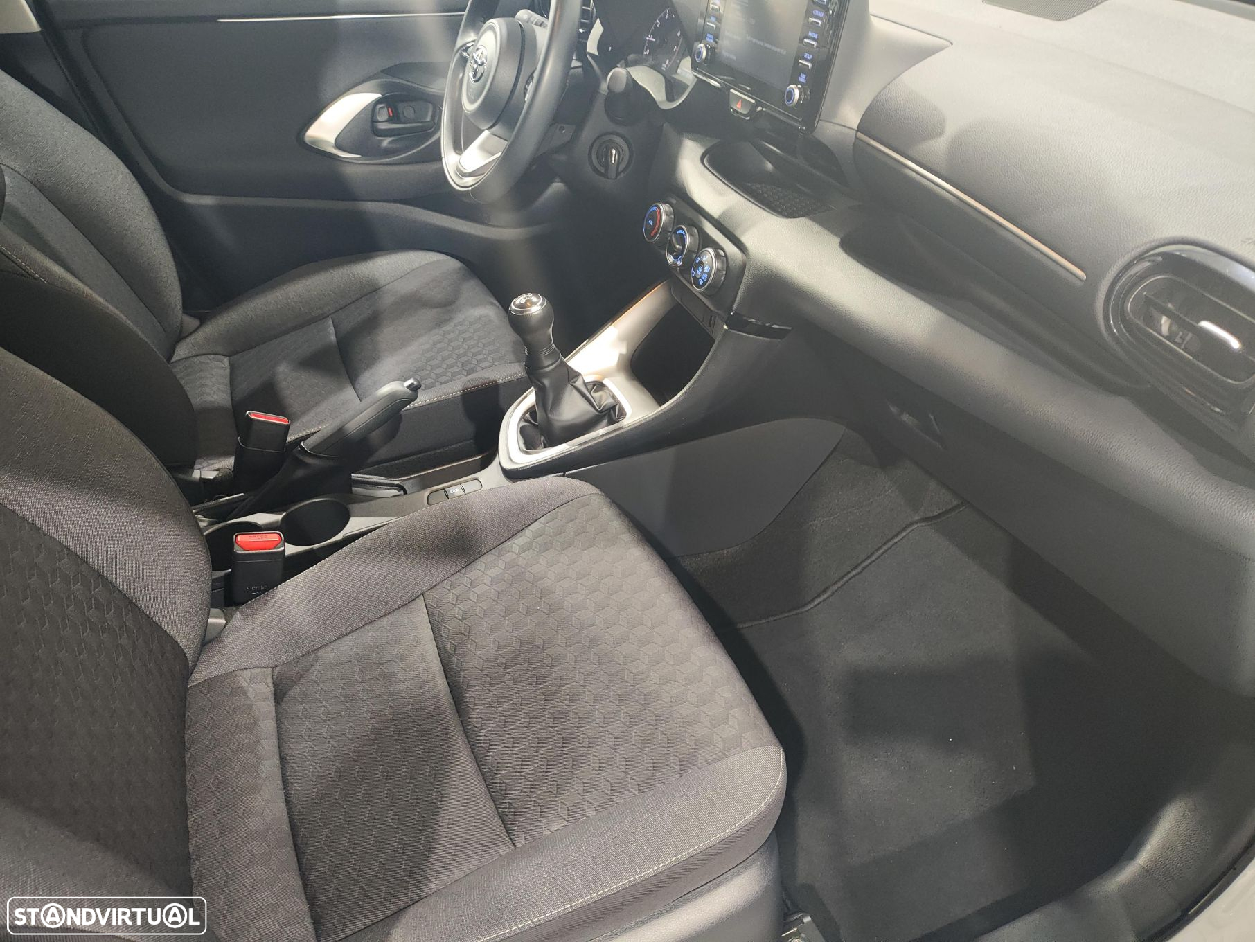 Toyota Yaris 1.0 VVT-i Comfort Plus - 7