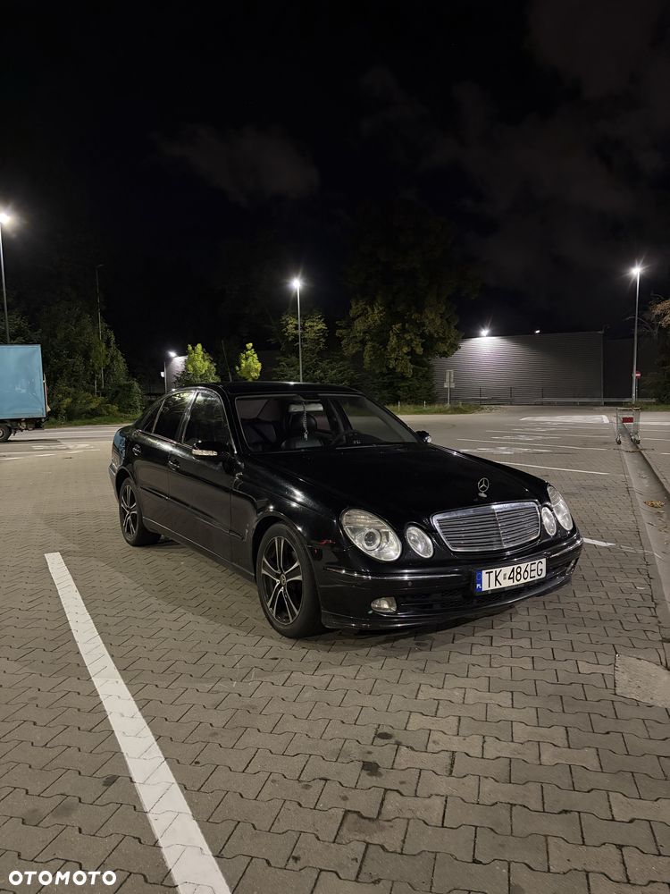 Mercedes-Benz E-Class 2004 photo 5