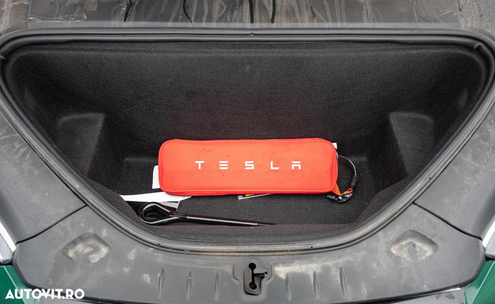 Tesla Model S - 27