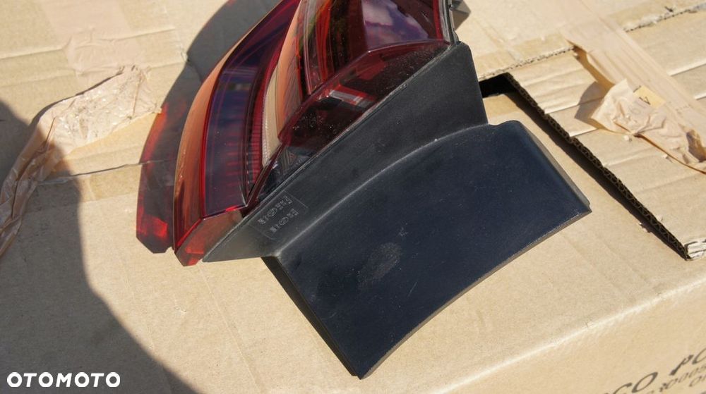 TYLNA LEWA PRAWA LAMPA RENAULT CLIO V 5 LED - 3