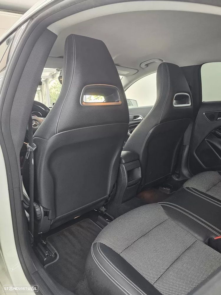 Mercedes-Benz CLA 180 d Urban - 44