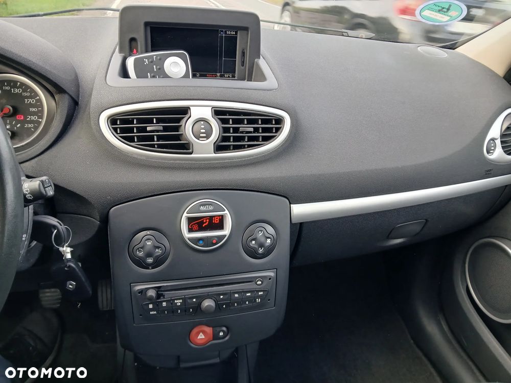 Renault Clio 1.2 16V 75 TomTom Edition - 13