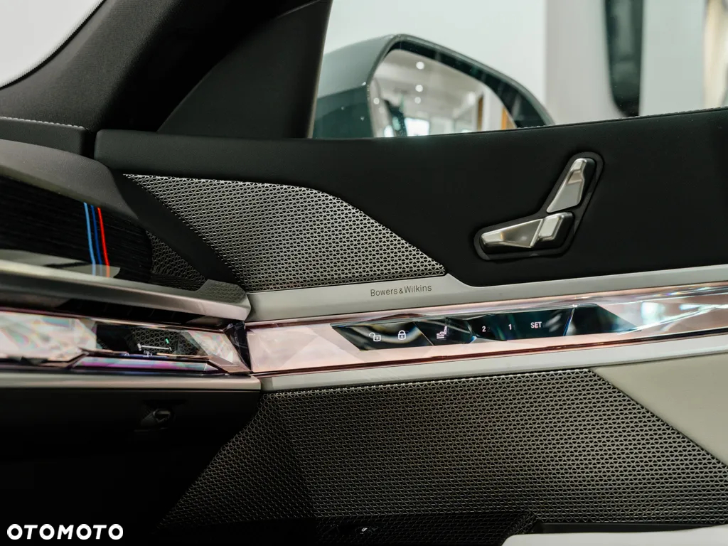 BMW Seria 7 750e PHEV xDrive M Sport sport - 13