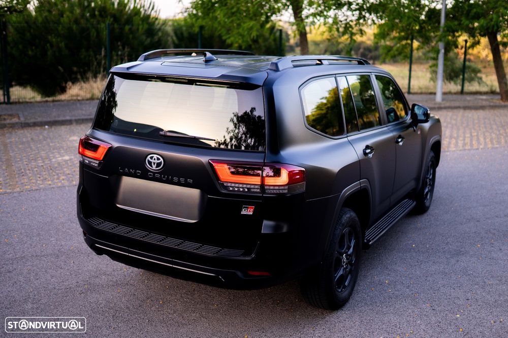 Toyota Land Cruiser - 6