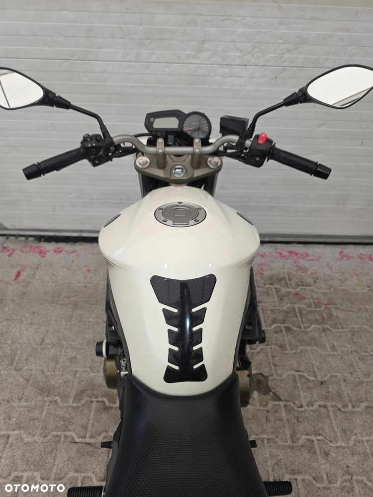 Yamaha XJ - 30