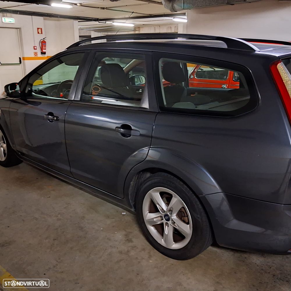Ford Focus SW 1.4 16V Trend - 10