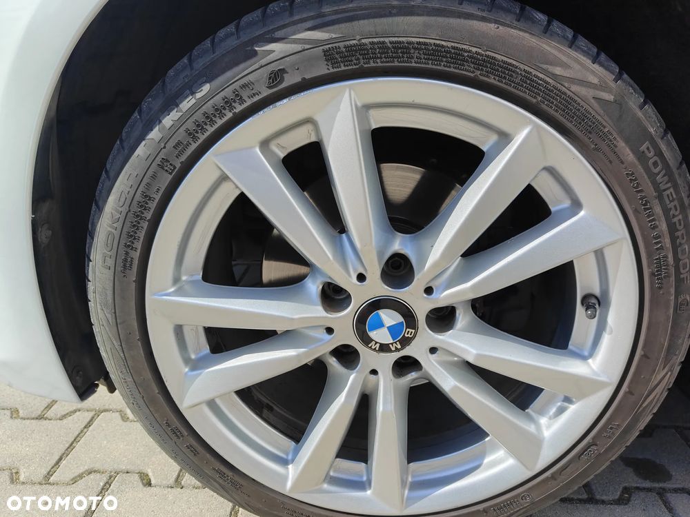 BMW Seria 3 330i Luxury Line sport - 22
