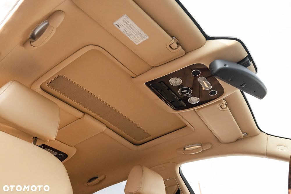 Bentley Flying Spur - 25
