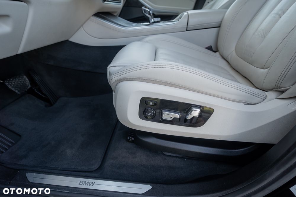 BMW X5 xDrive30d xLine - 11