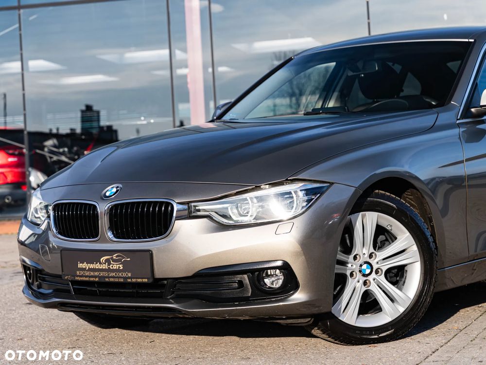 BMW Seria 3 320d Sport-Aut Efficient Dynamics Edition Sport Line - 7