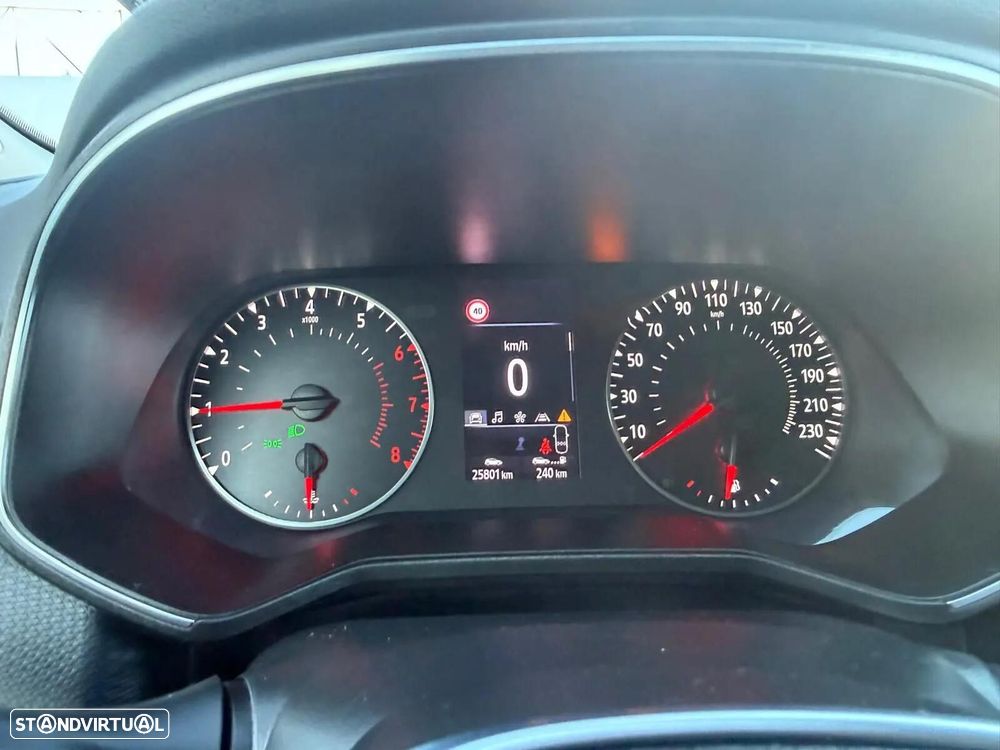 Renault Clio 1.0 TCe Exclusive - 28