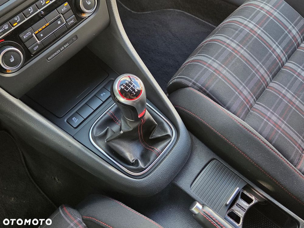 Volkswagen Golf 2.0 GTI - 30