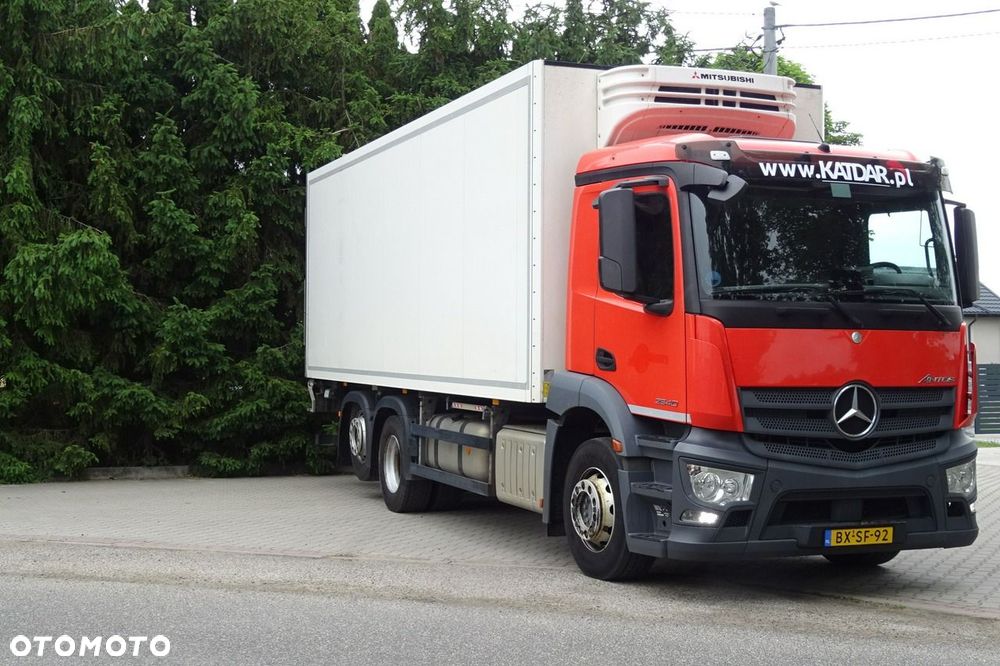 Mercedes-Benz Antos 2540 Sypialna euro 6 chłodni 3 osie podnoszona i skrętna - 30