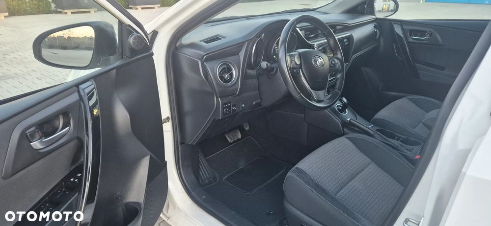 Toyota Auris - 9