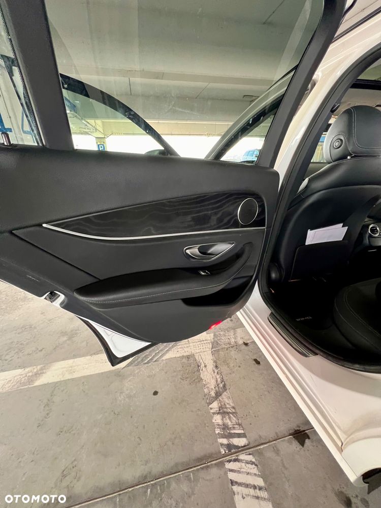 Mercedes-Benz Klasa E 220 d 4-Matic 9G-TRONIC - 15