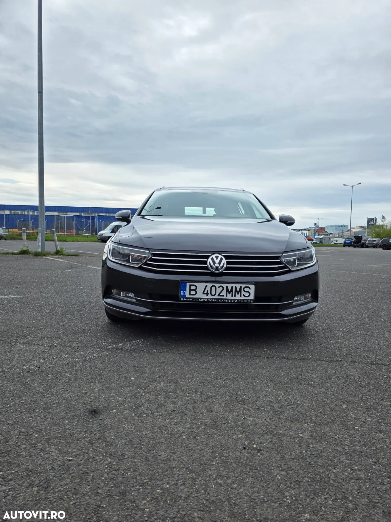 Volkswagen Passat Variant 2.0 TDI DSG Highline - 2