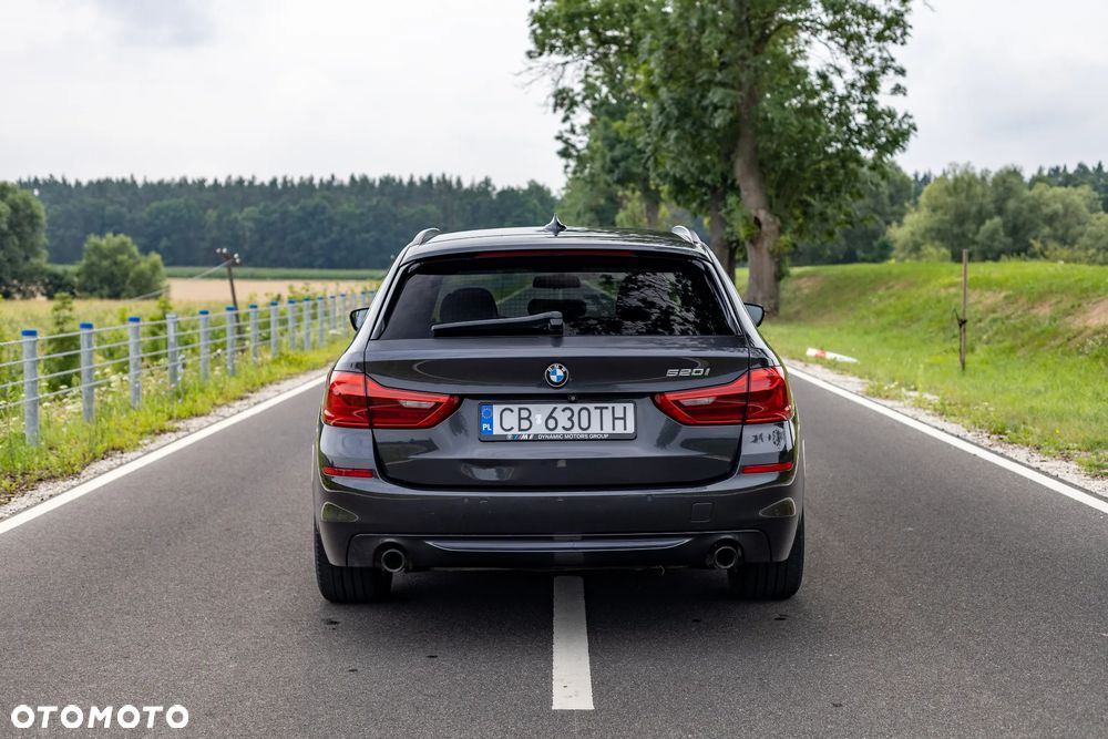BMW Seria 5 520i Sport Line sport - 11