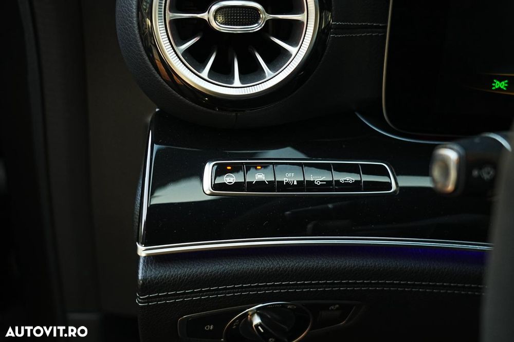 Mercedes-Benz AMG GT 4-door Coupe 63 4Matic Speedshift MCT 9G - 35