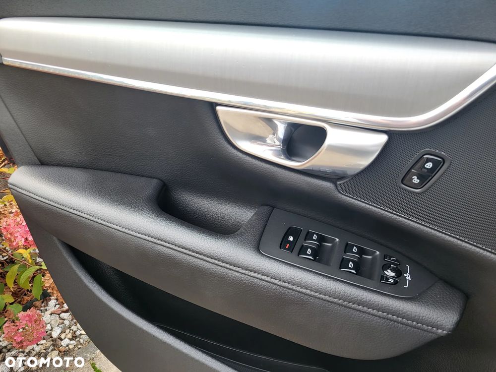 Volvo V90 D4 Momentum - 20